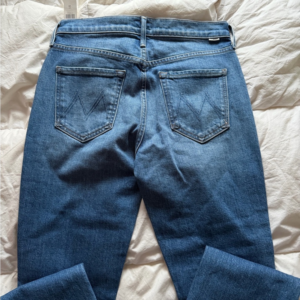 MOTHER The Dazzler Mid-Rise Straight-Leg Jeans - Picture 2 of 7